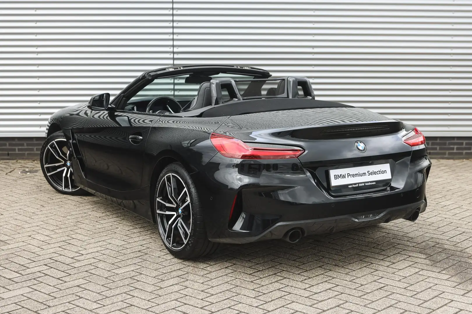 BMW Z4 Roadster sDrive20i High Executive Automaat / M spo Zwart - 2