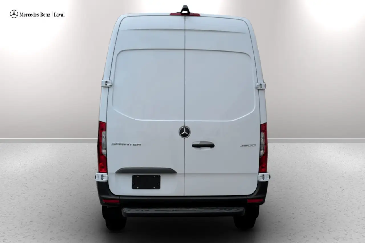 Mercedes-Benz Sprinter снимка Mercedes-Benz Sprinter