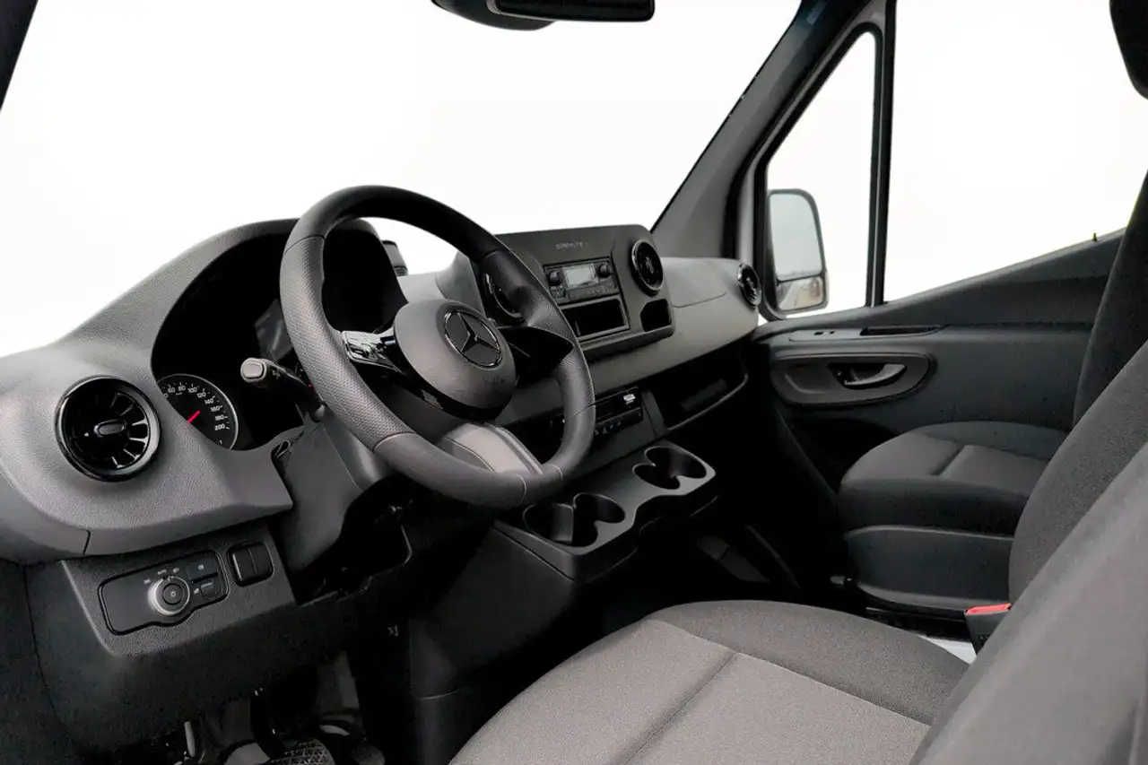 Mercedes-Benz Sprinter снимка Mercedes-Benz Sprinter