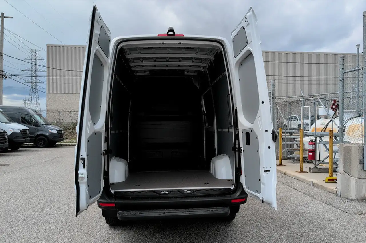 Mercedes-Benz Sprinter снимка Mercedes-Benz Sprinter