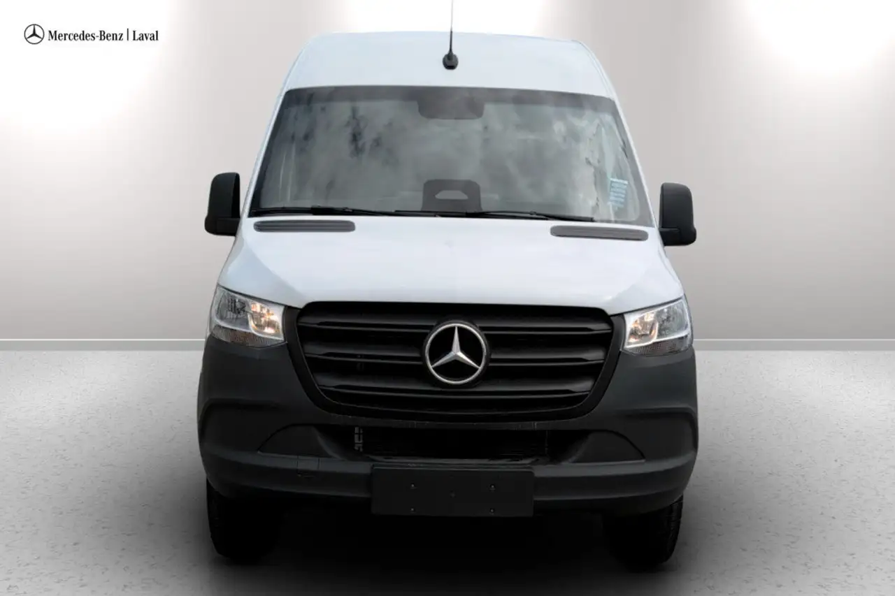 Mercedes-Benz Sprinter снимка Mercedes-Benz Sprinter