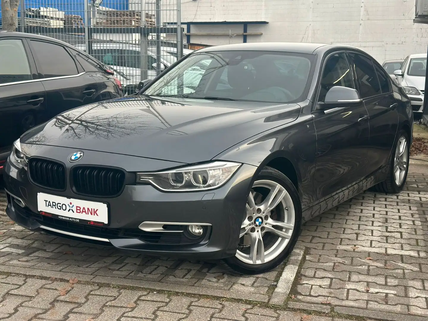 BMW 328 i xDrive Lim.  NAVI-PROF+CAM+H&K+ M FELGEN Grau - 1
