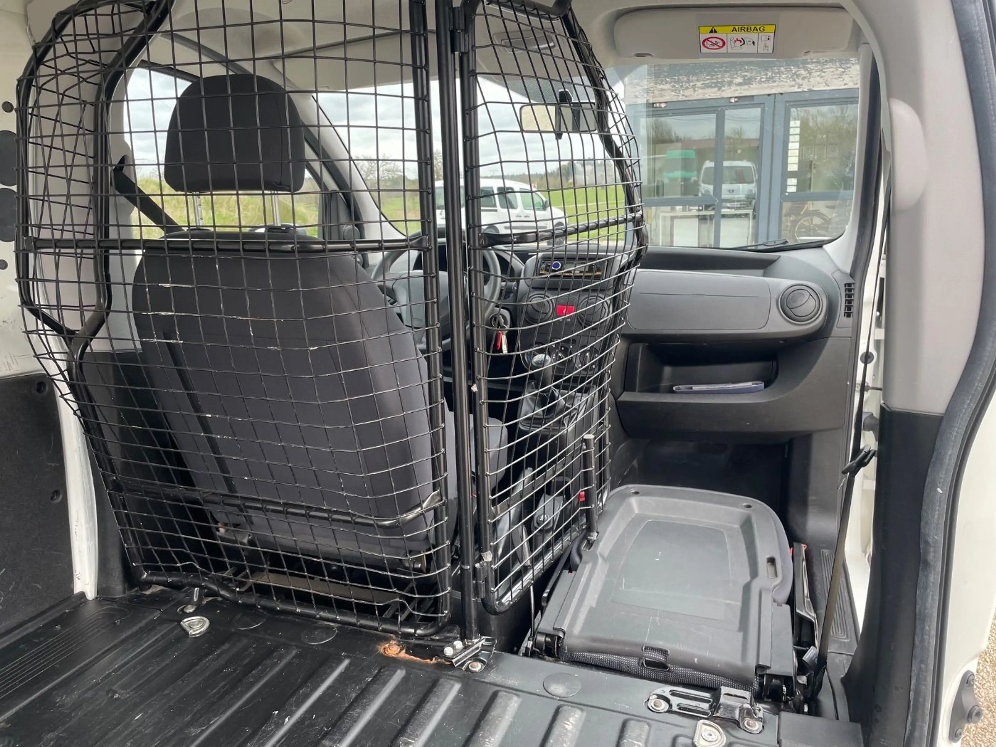 Peugeot Bipper 1.3 HDi Klima Beifahrersitz klappbar — photo 12