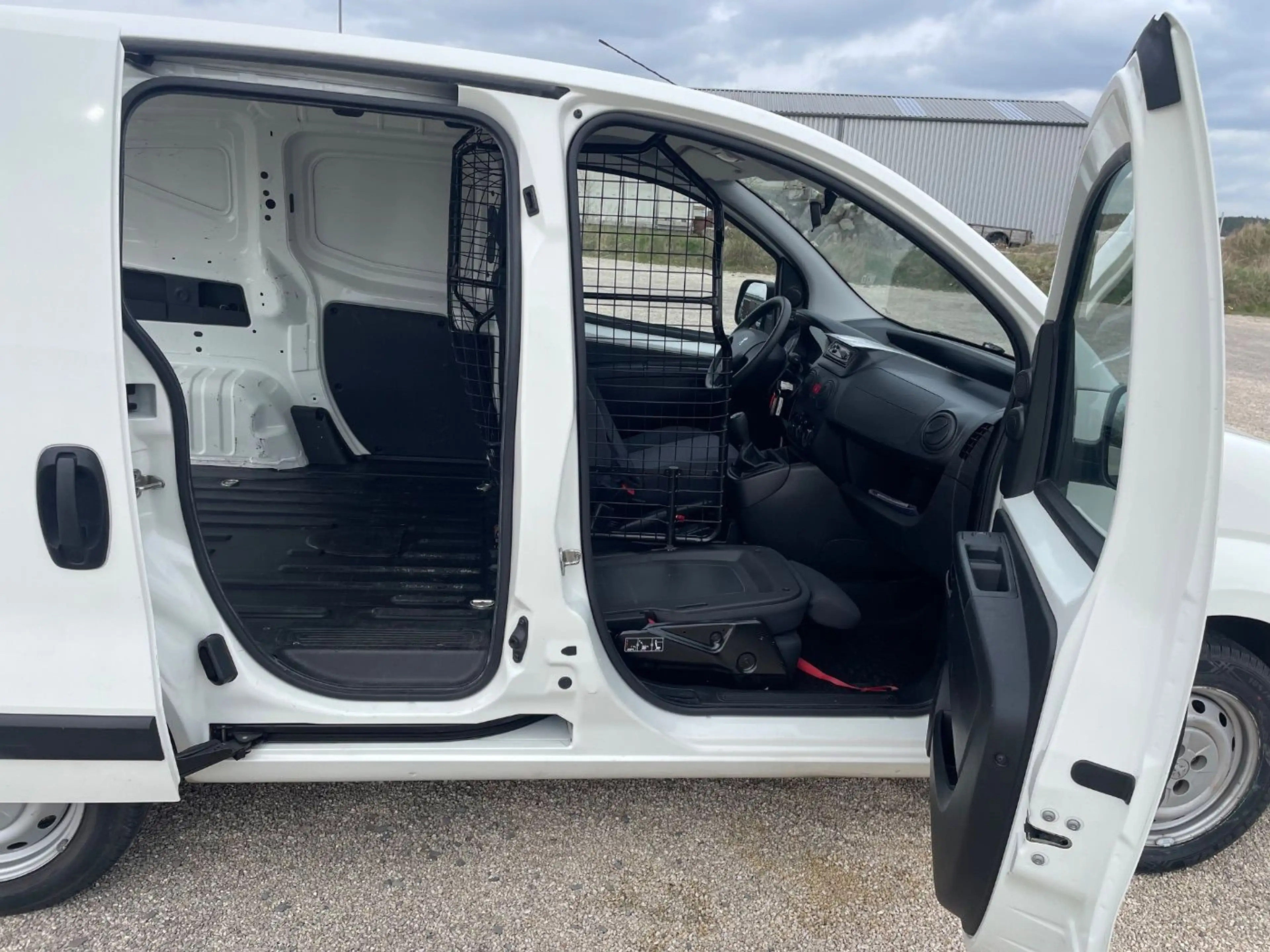 Peugeot Bipper 1.3 HDi Klima Beifahrersitz klappbar — photo 13