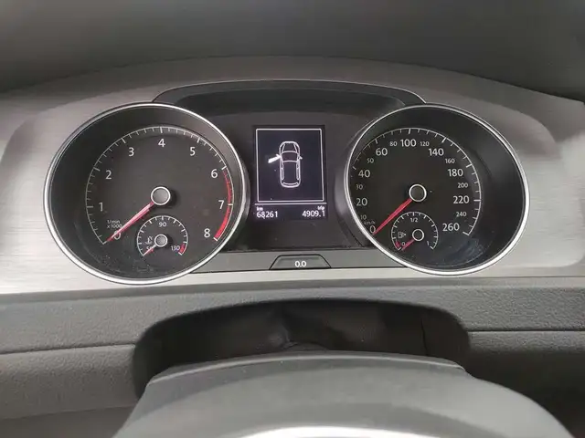 Volkswagen Golf view 14
