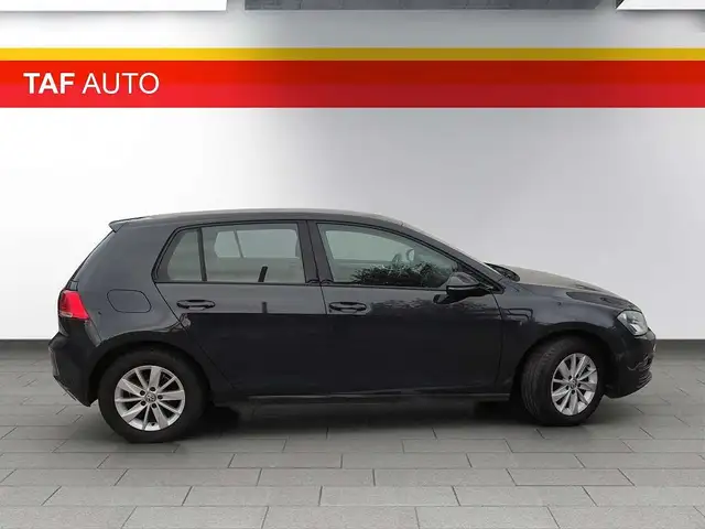 Volkswagen Golf view 6