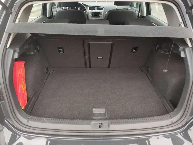 Volkswagen Golf view 8