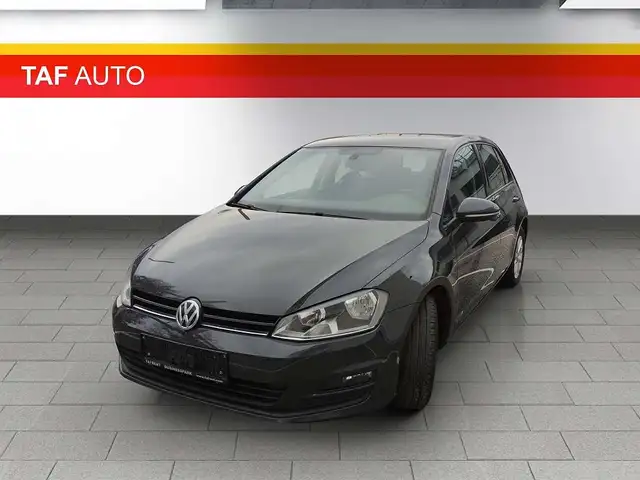 Volkswagen Golf view 2