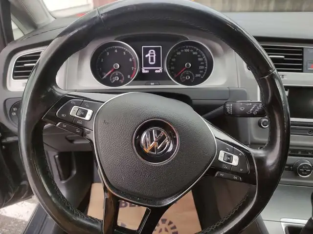 Volkswagen Golf view 13