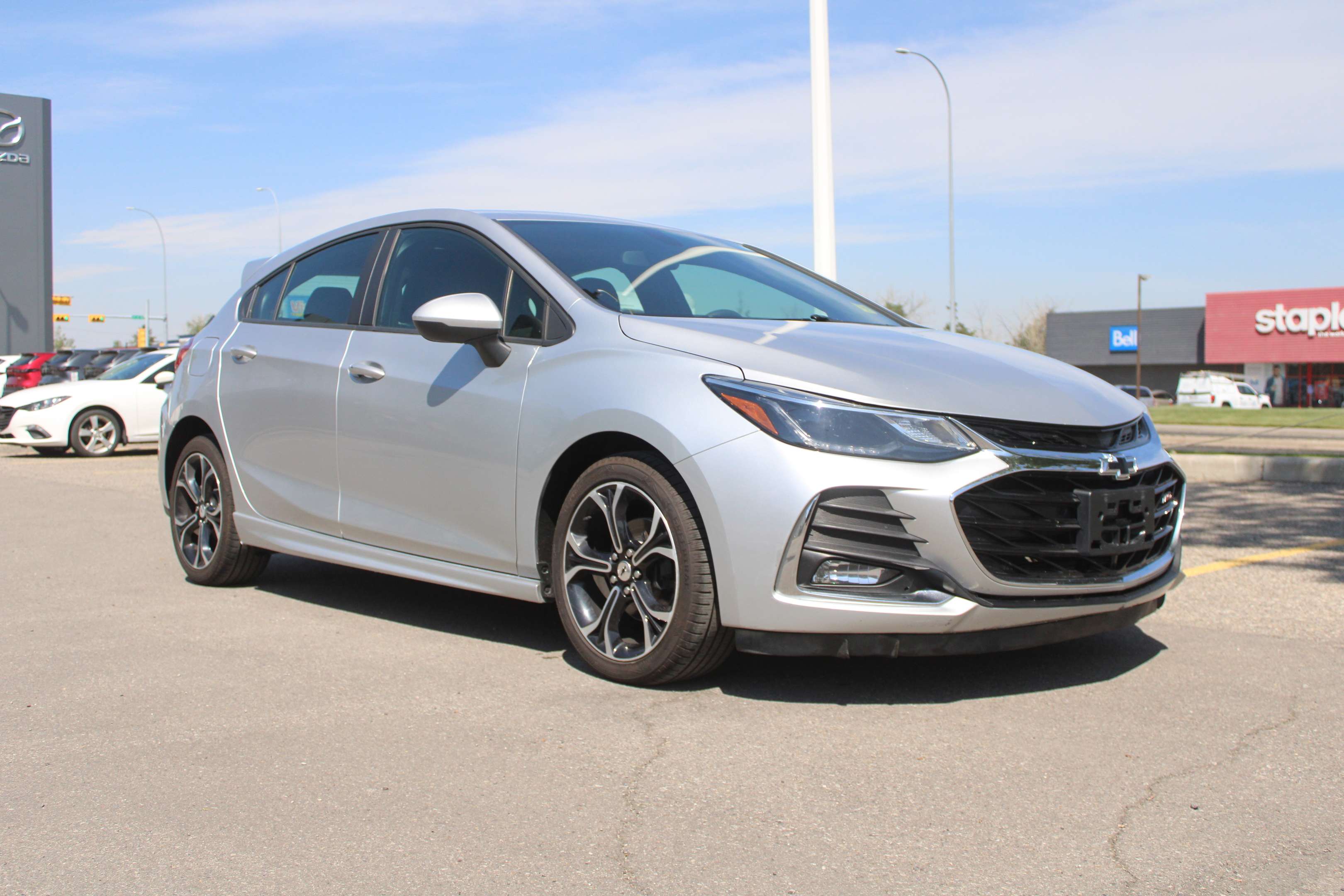 2019 Chevrolet Cruze 4dr HB LT W / APPLE CARPLAY / ANDROID AUTO — photo 1