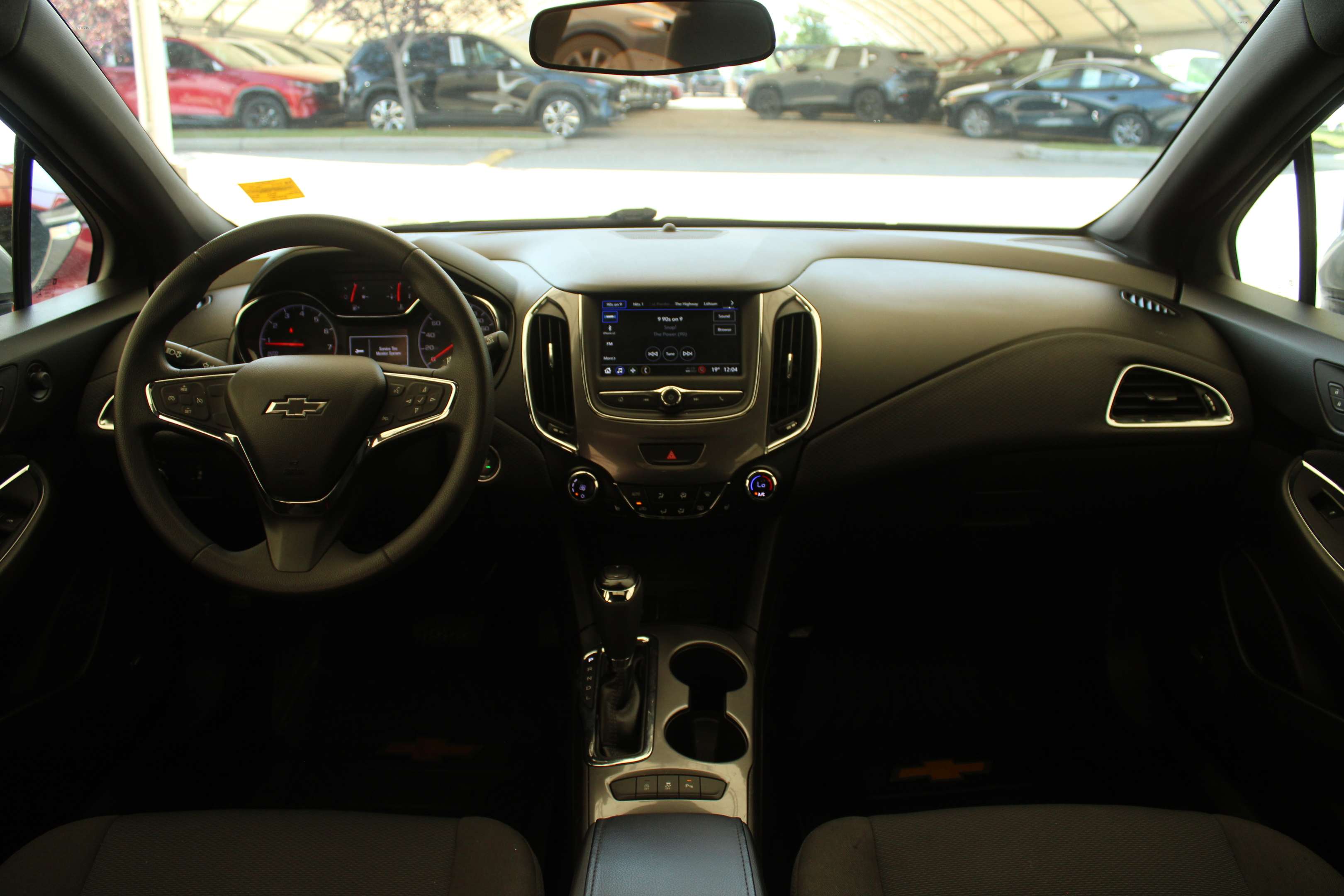 2019 Chevrolet Cruze 4dr HB LT W / APPLE CARPLAY / ANDROID AUTO — photo 1