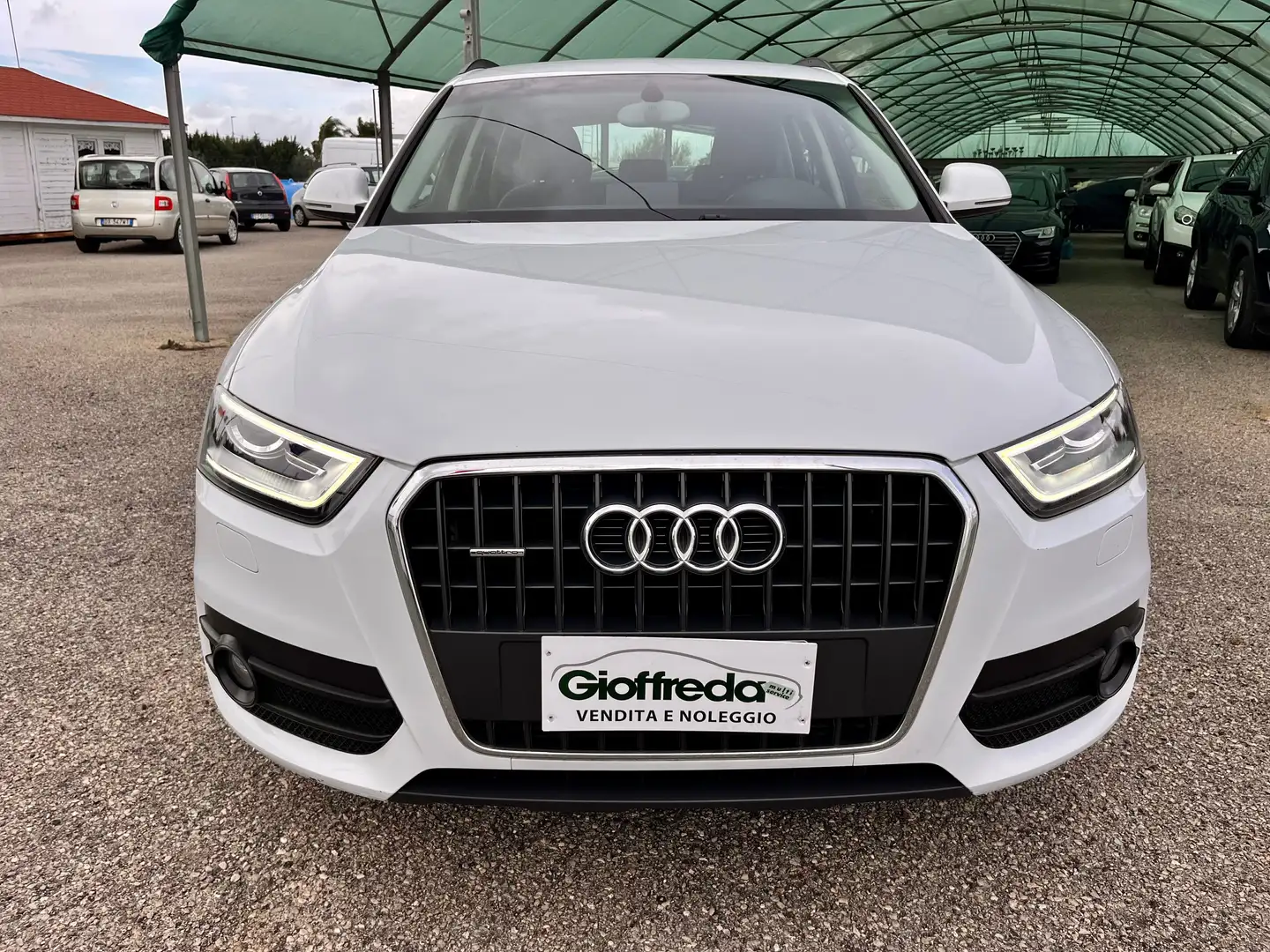 Audi Q3 Q3 2.0 tdi Business quattro 140cv Bianco - 1