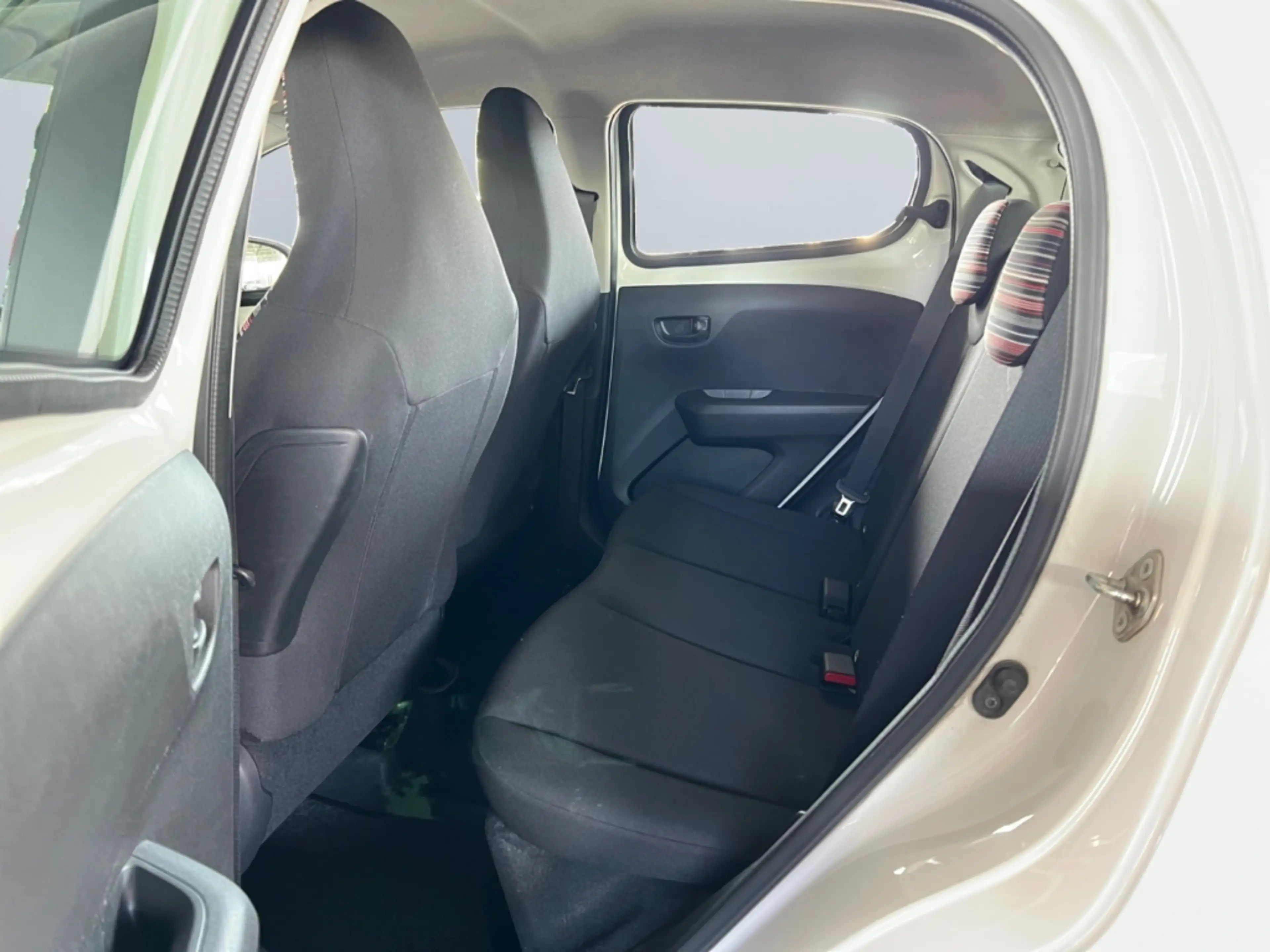 Citroen C1 Feel *Bluetooth*DAB*Klima*teilbare Rücksitze* — photo 15