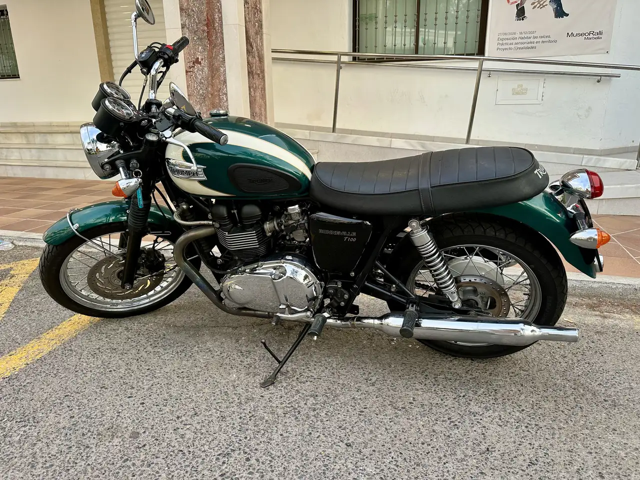 Triumph Bonneville T100