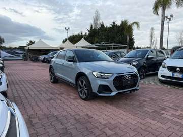 A1 allstreet 30 1.0 tfsi Identity Contrast 110cv