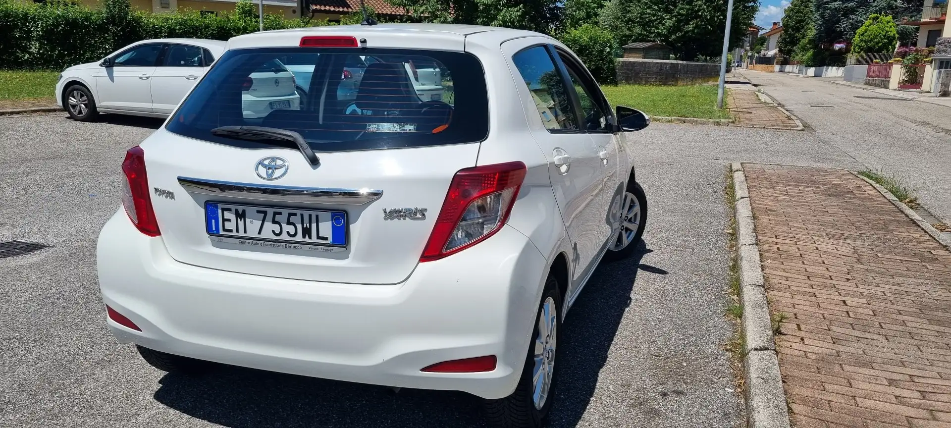Toyota Yaris 5p 1.0 Lounge - 2