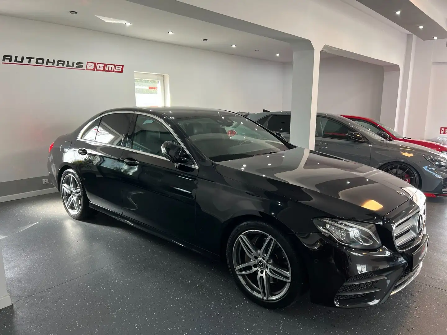 Mercedes-Benz E 220 E -Klasse*AMG*H-UP*LED*NAVI*WILD*360KAM* Schwarz - 2