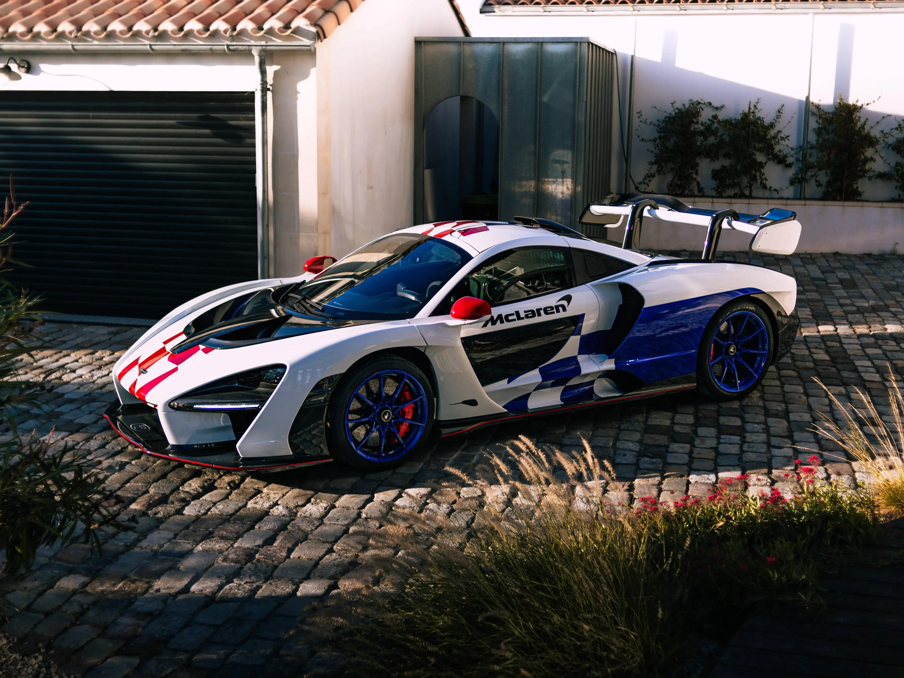 McLaren Senna 1 OF 3 MSO FINA McLaren F1 GTR tribute-livery/ Like new/ Lift system/ Carbon Pack — photo 7