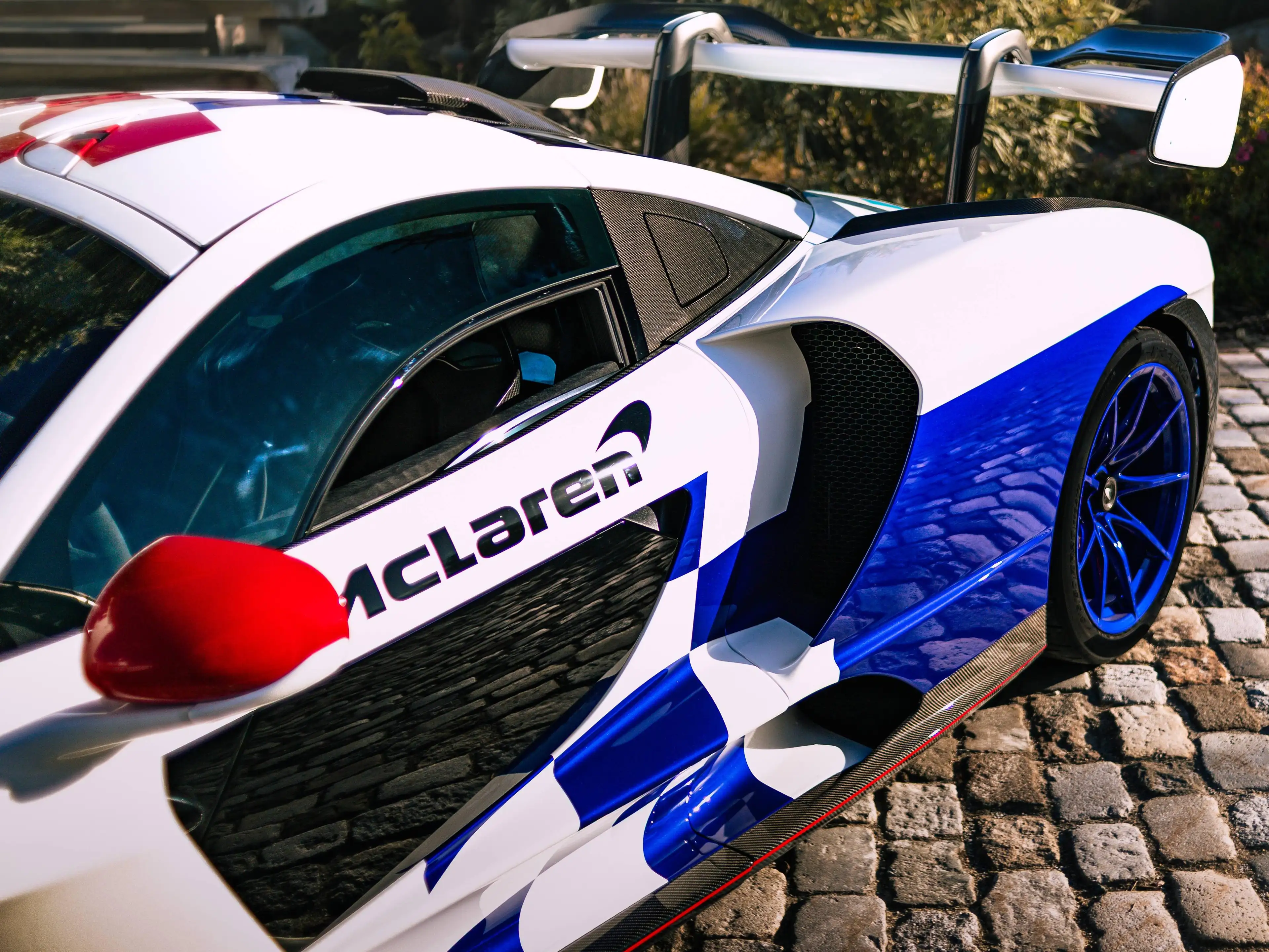 McLaren Senna 1 OF 3 MSO FINA McLaren F1 GTR tribute-livery/ Like new/ Lift system/ Carbon Pack — photo 10