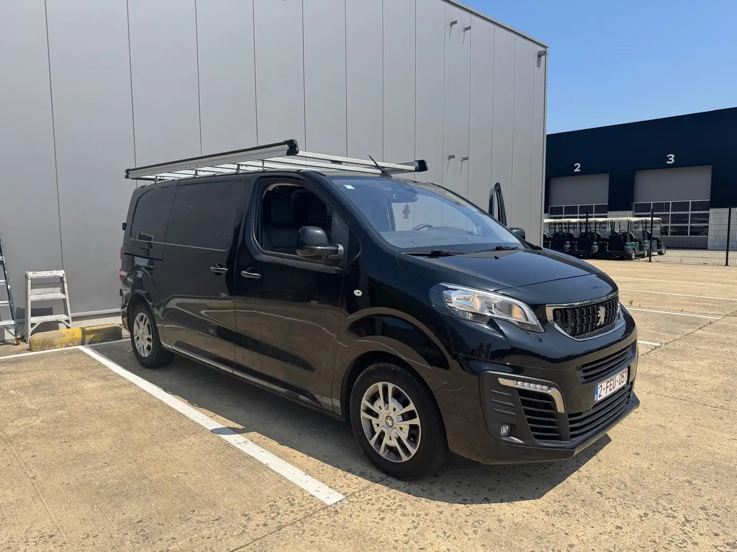 Peugeot Expert Expert L2H1 Premium met dakdrager en inrichting Zwart - 1