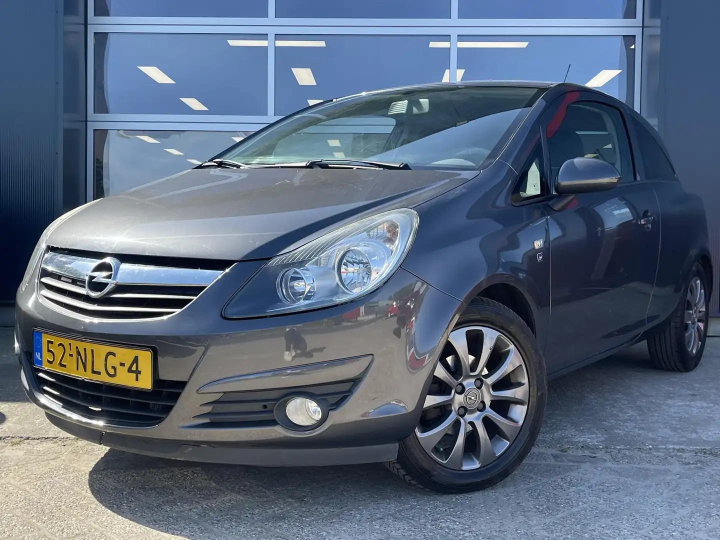 Opel Corsa 1.2-16V Color Edition - Automaat - Airconditioning Grijs - 2