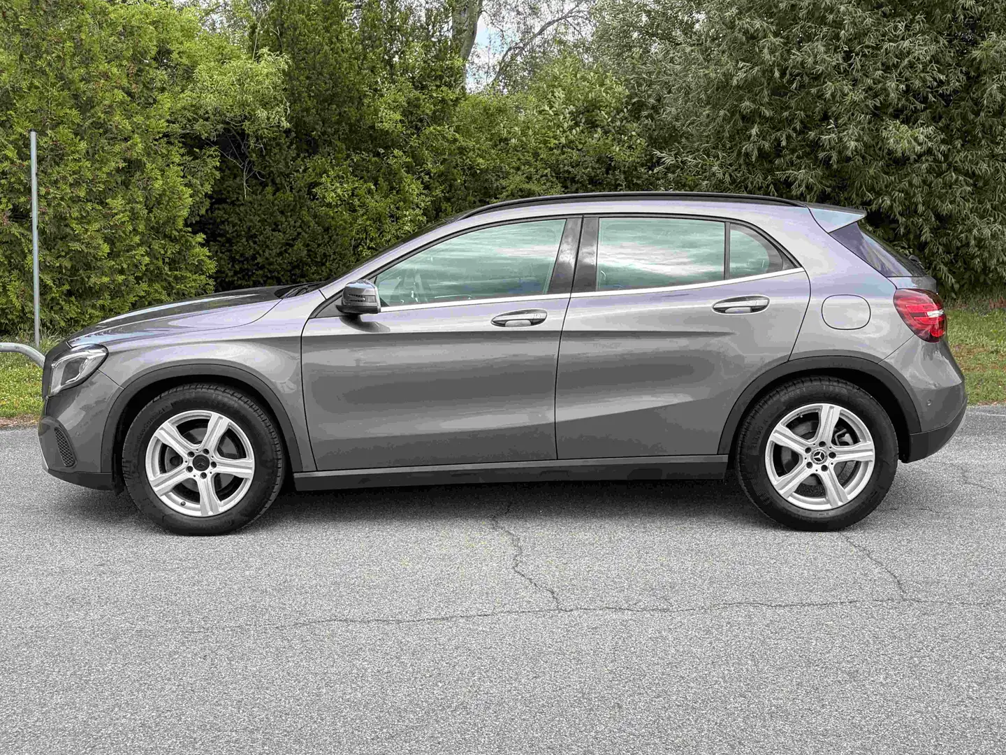 Mercedes-Benz GLA 200 GLA 200 d Grau - 2