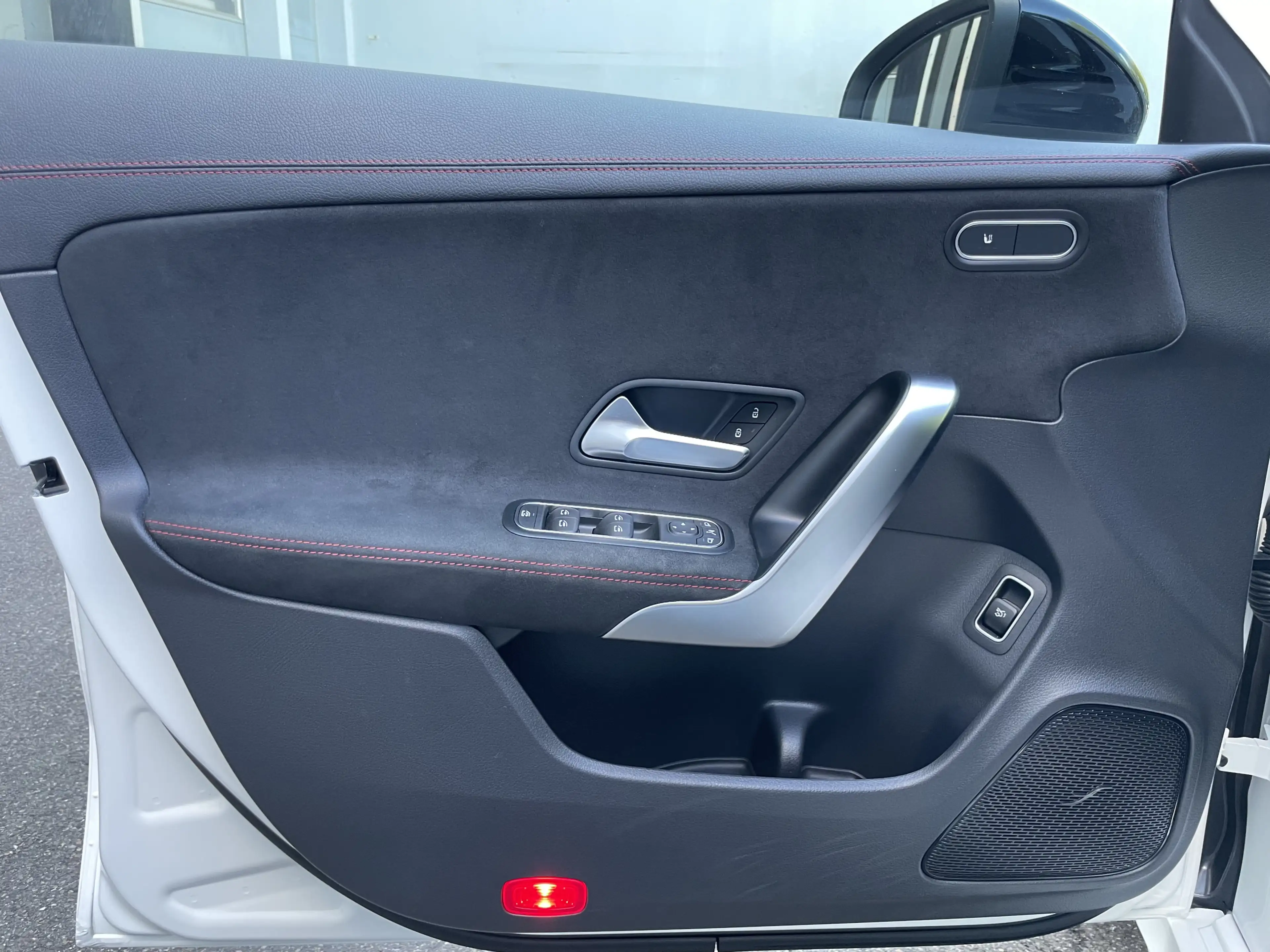 Mercedes-Benz CLA 180 AMG Night LED ACC MBUX Pano Kamera AHK — photo 11
