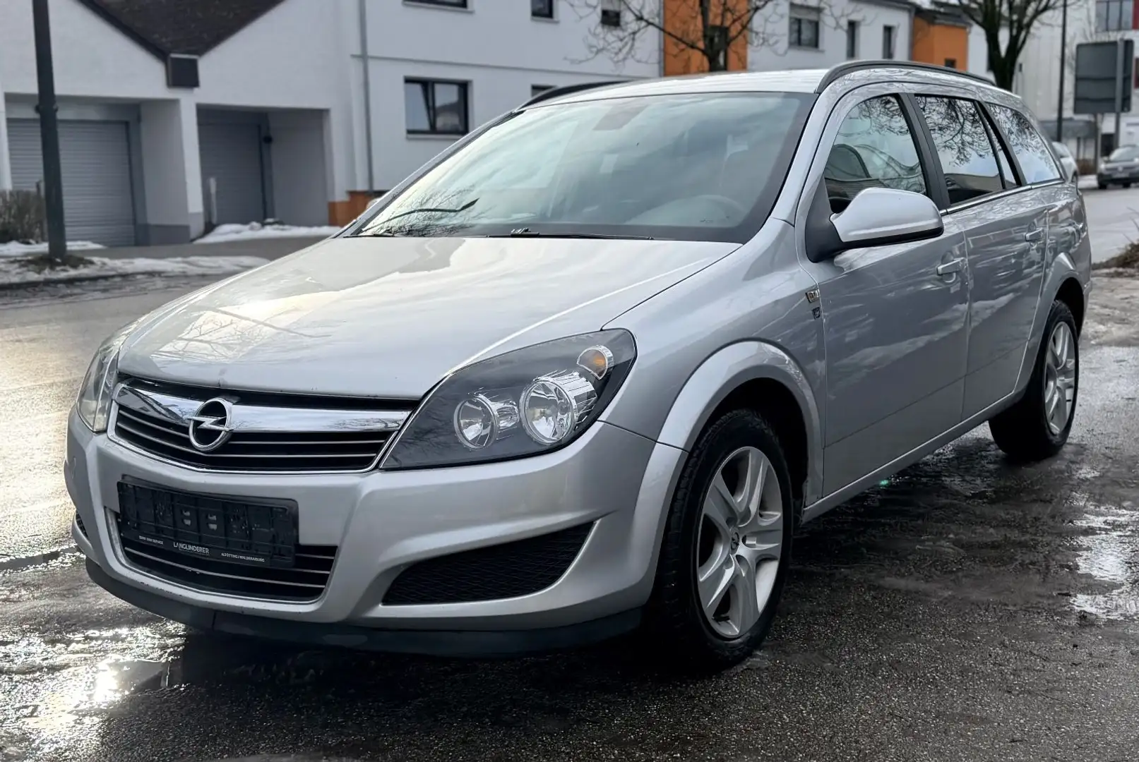 Opel Astra H Caravan Edition "111 Jahre"/TÜV AU 11.27 Silber - 2