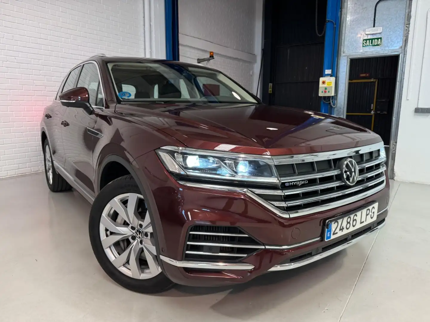 Volkswagen Touareg 3.0TSI V6 eHybrid Atmosphere 4Motion Tiptronic Burdeos - 2