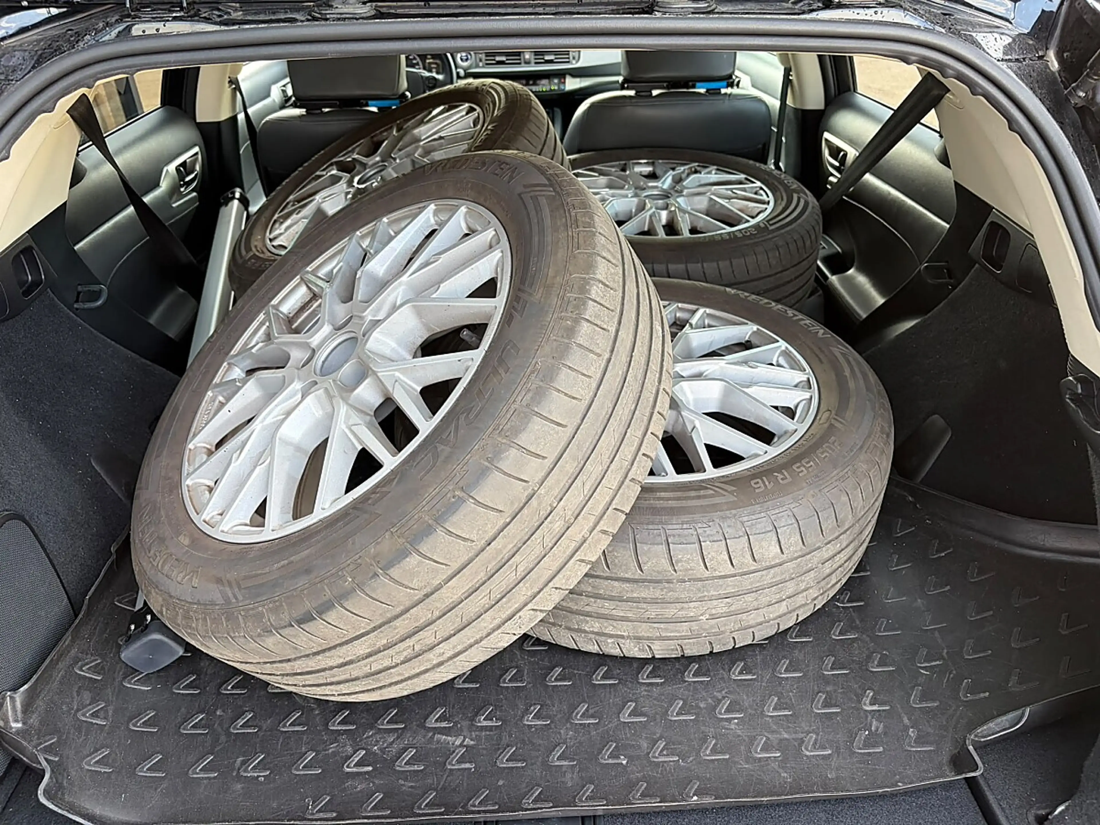 Lexus CT 200h Automatik / NAVI / LEDER — photo 11