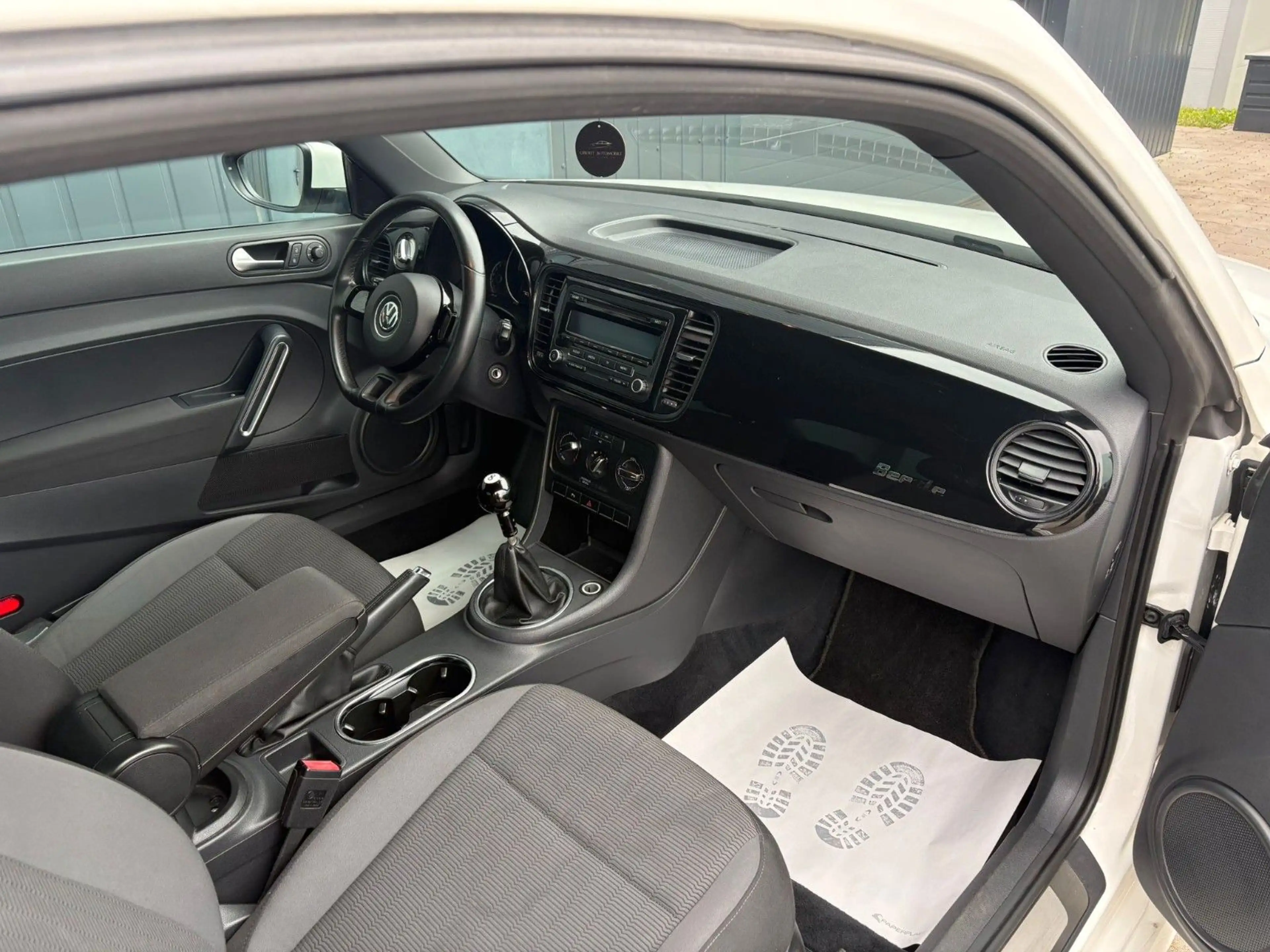 Volkswagen Beetle *Tempomat*Klima*PDC* — photo 14