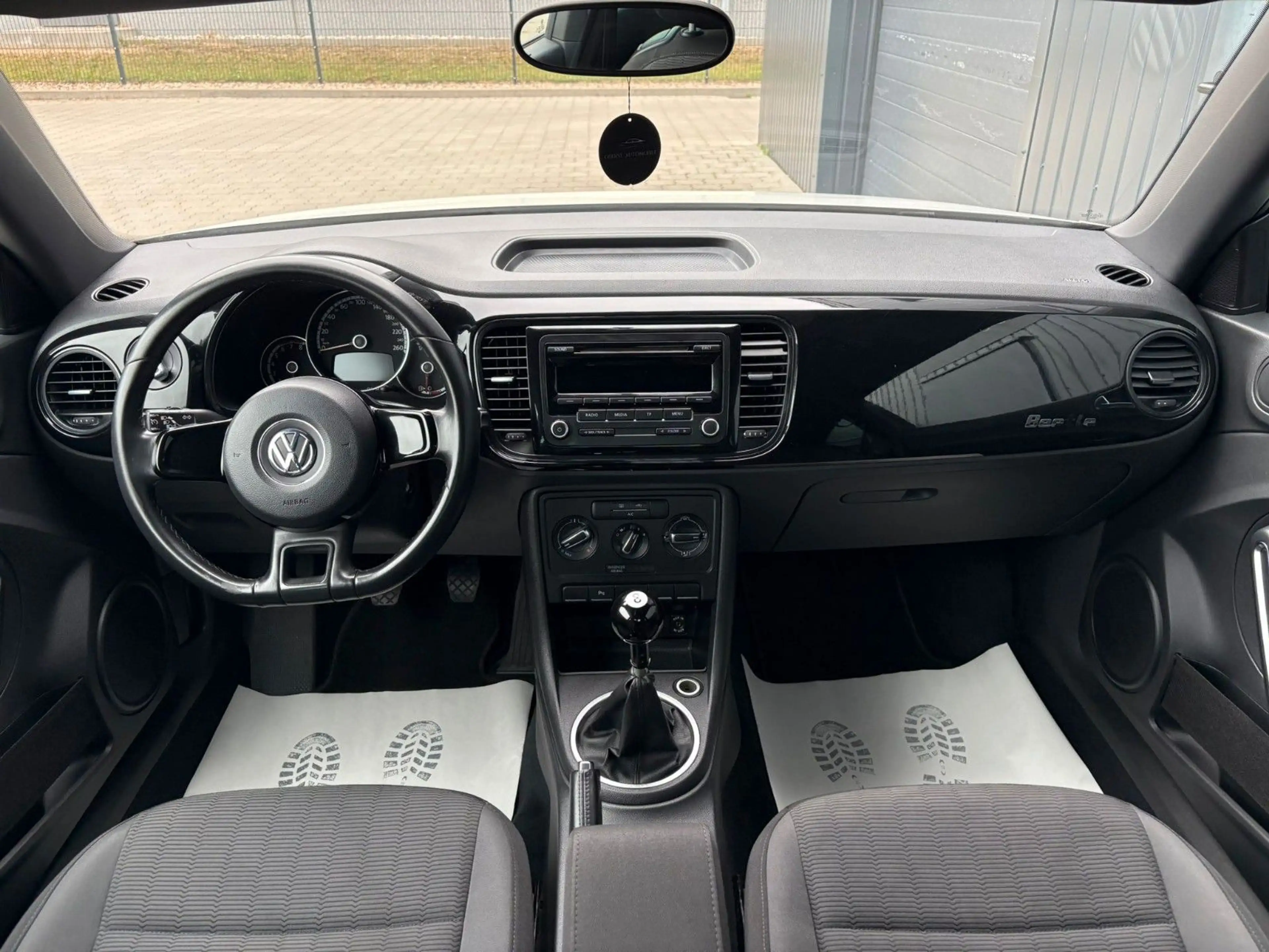 Volkswagen Beetle *Tempomat*Klima*PDC* — photo 12