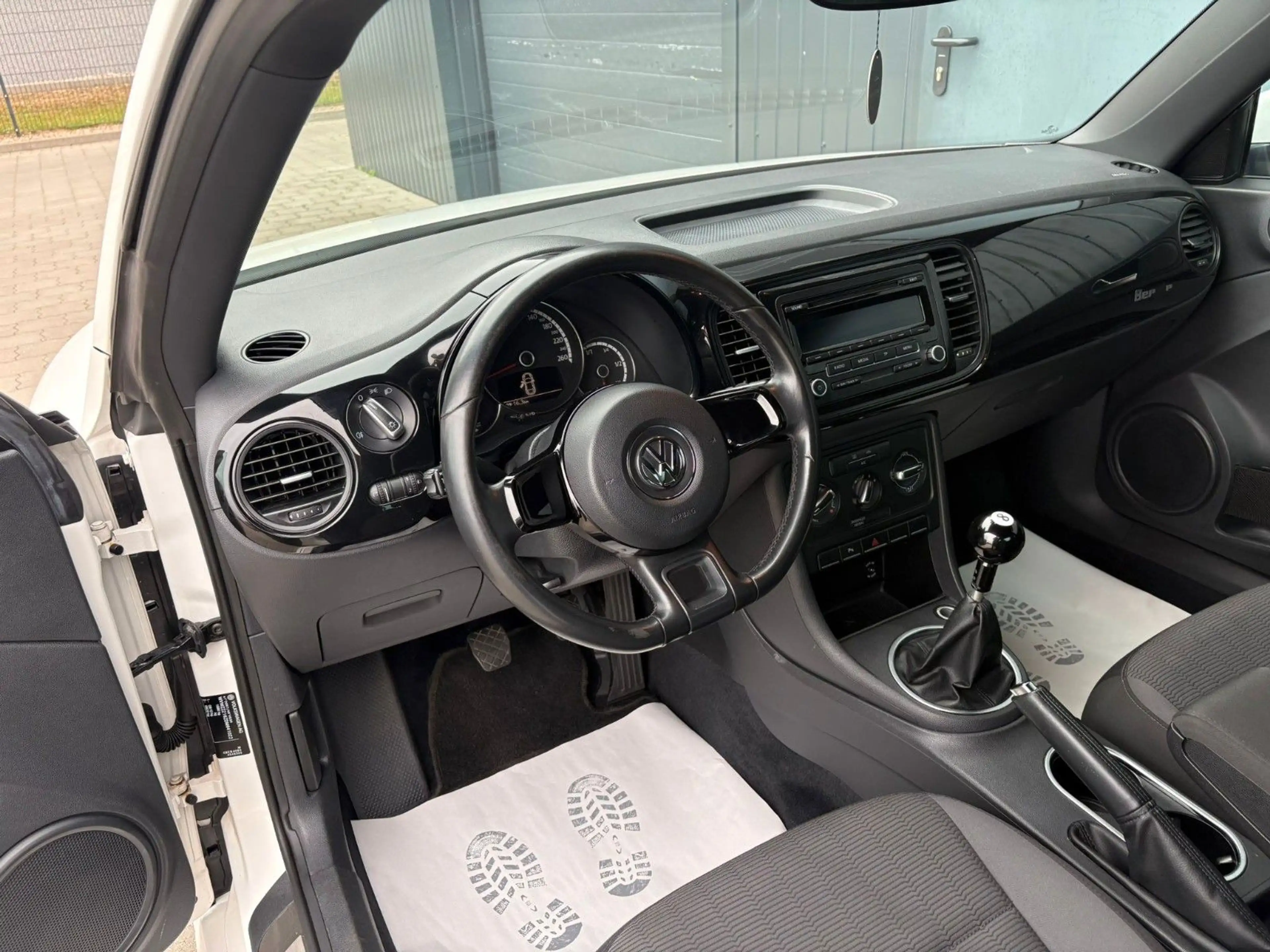Volkswagen Beetle *Tempomat*Klima*PDC* — photo 10