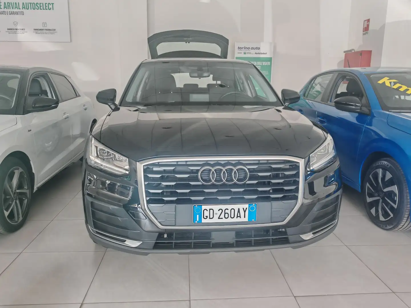 Audi Q2 30 TDI S tronic Business Zwart - 2