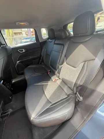 Jeep Compass view 13