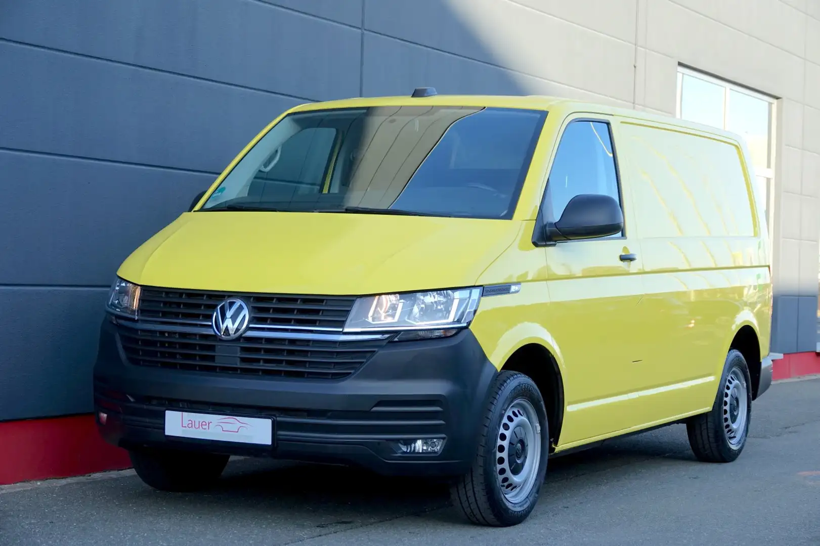 Volkswagen Sonstige T6.1 2.0 TDI Kasten L1H1 Klima Temp PDC Navi Gelb - 1