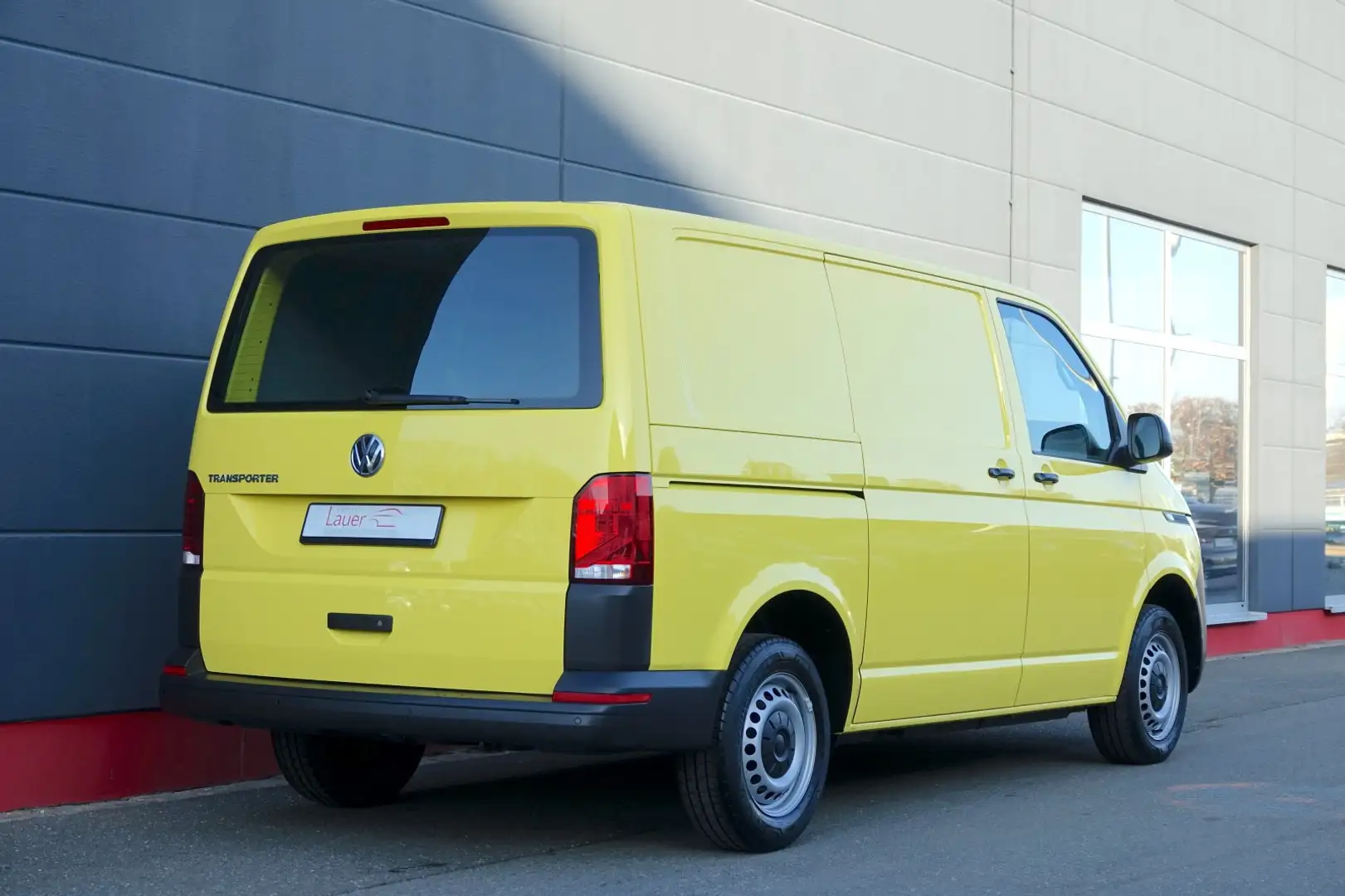 Volkswagen Sonstige T6.1 2.0 TDI Kasten L1H1 Klima Temp PDC Navi Gelb - 2