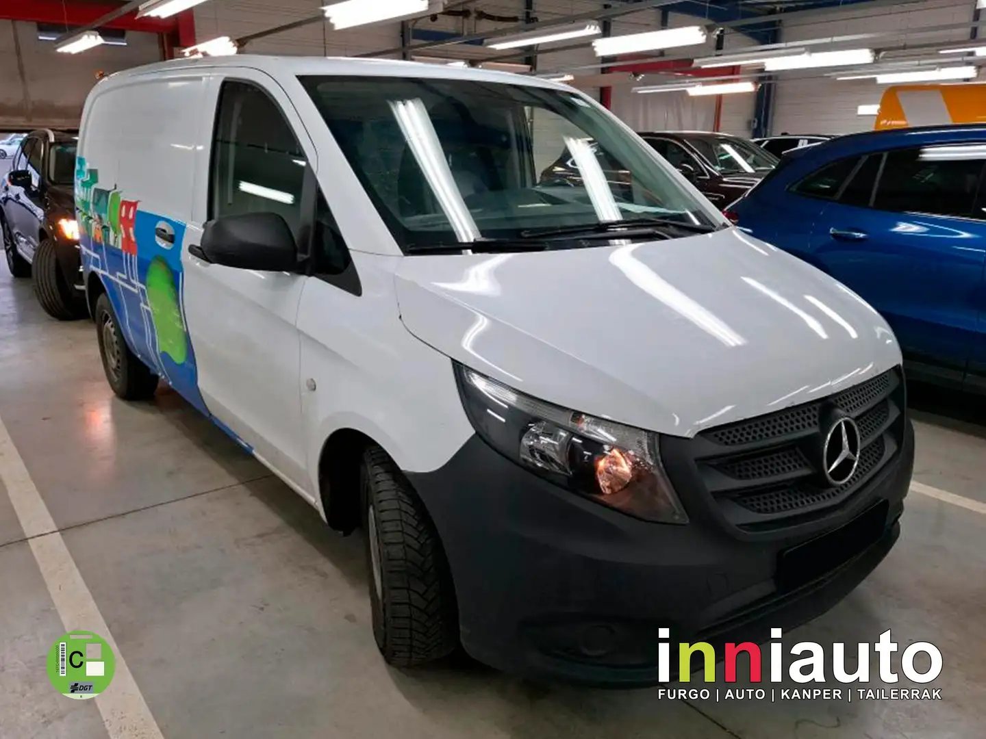 Mercedes-Benz Vito Furgón 111CDI Compacta Blanco - 1