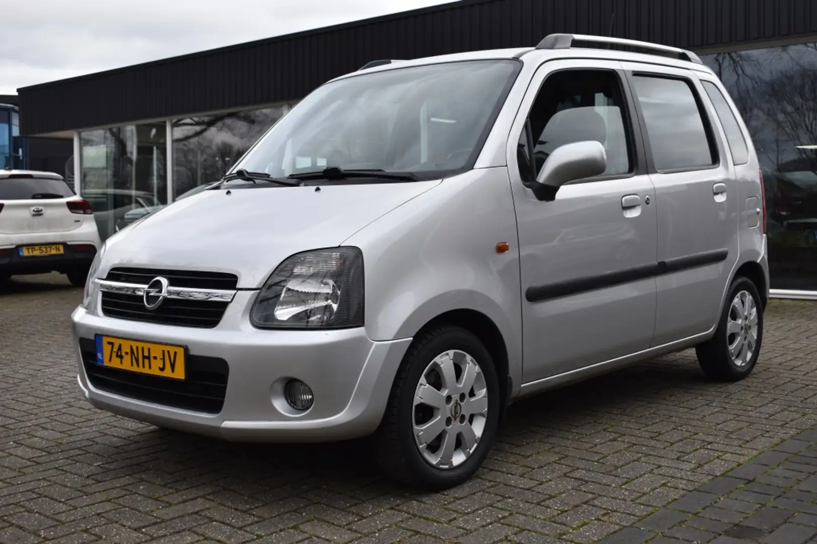 Opel Agila 1.2-16V Cosmo Grau - 1