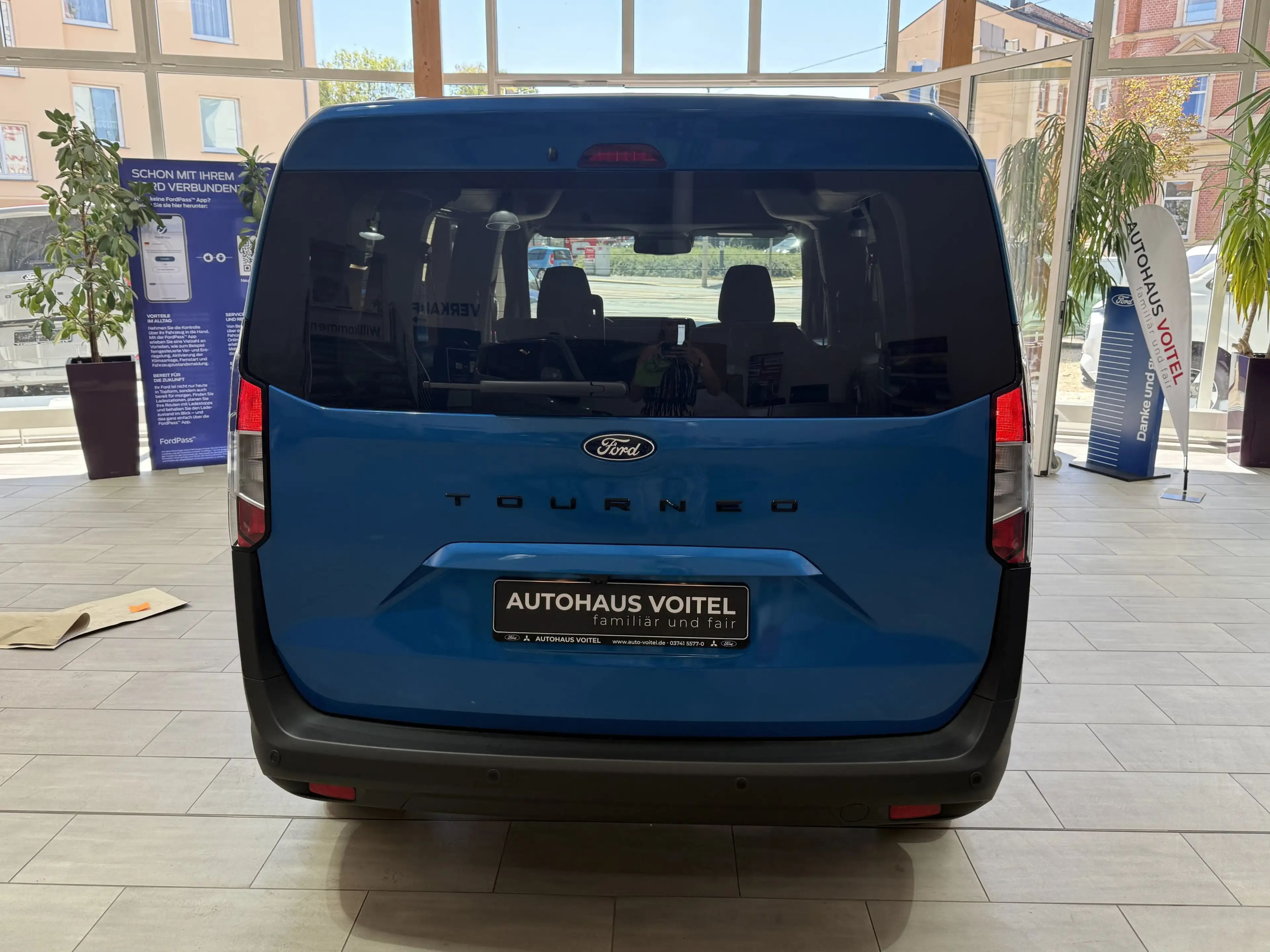 Ford Tourneo Courier Titanium Automatik / Winter-Paket — photo 6