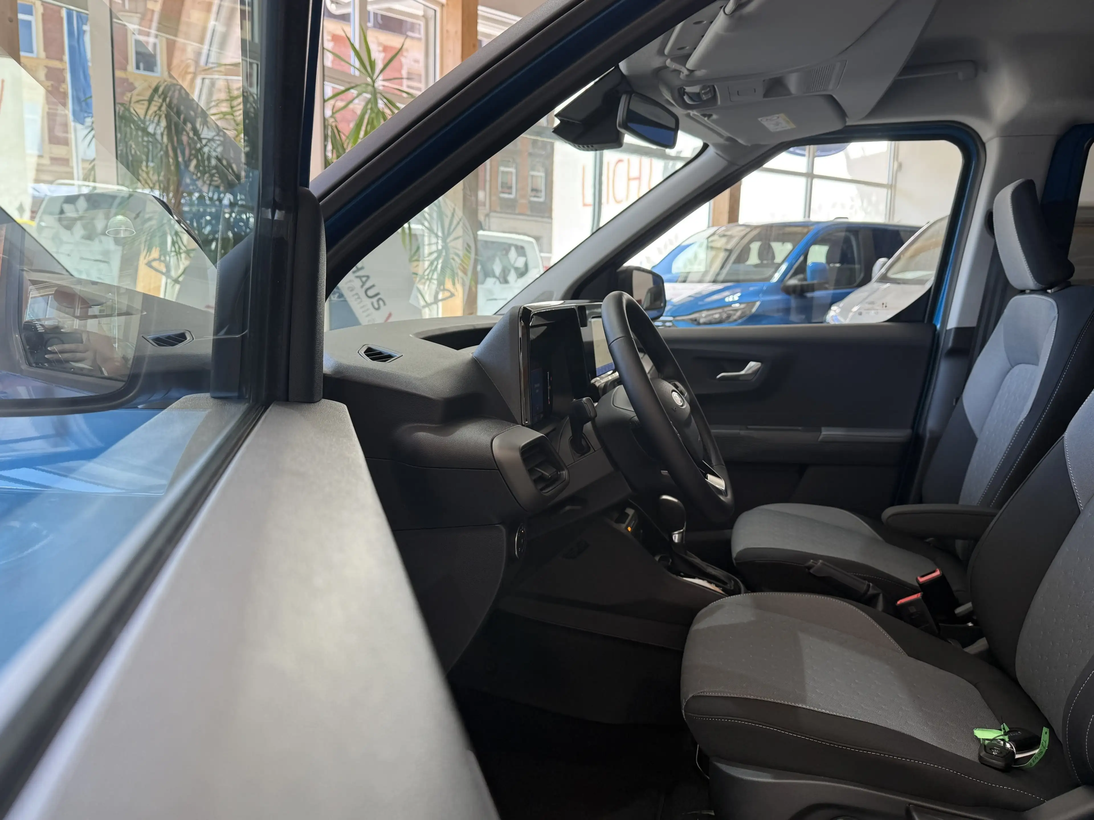 Ford Tourneo Courier Titanium Automatik / Winter-Paket — photo 10