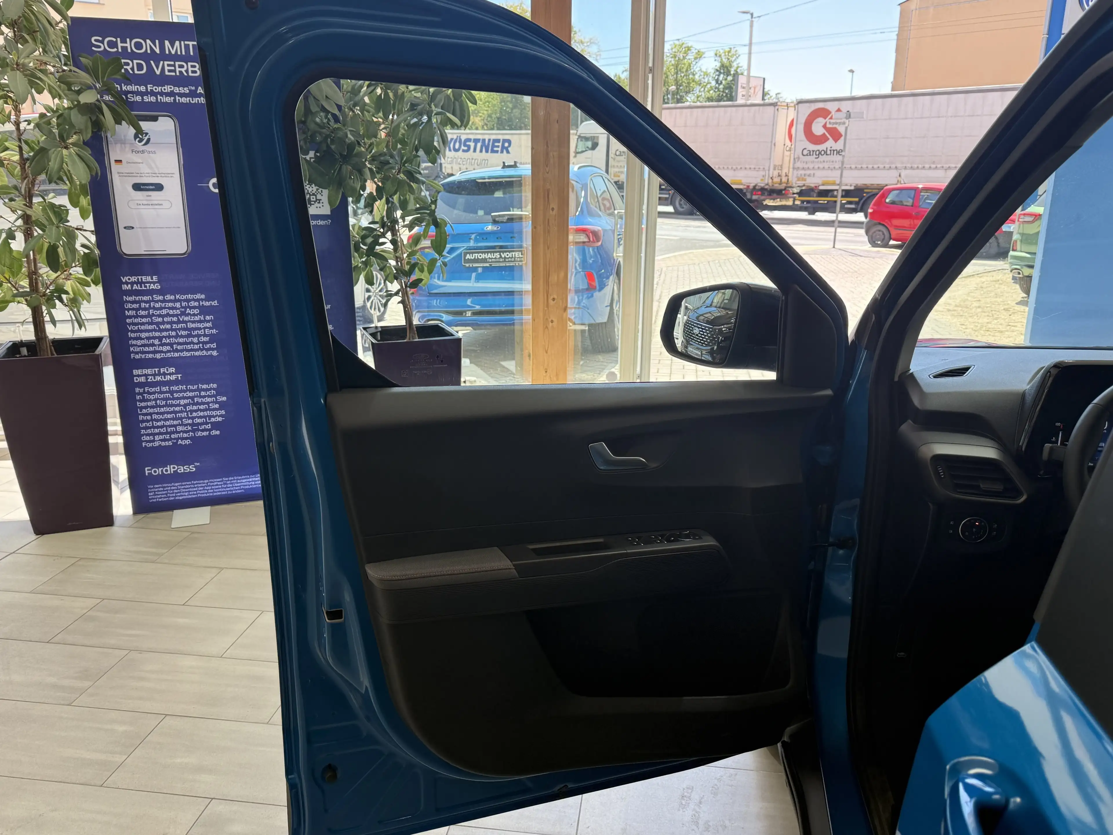 Ford Tourneo Courier Titanium Automatik / Winter-Paket — photo 9