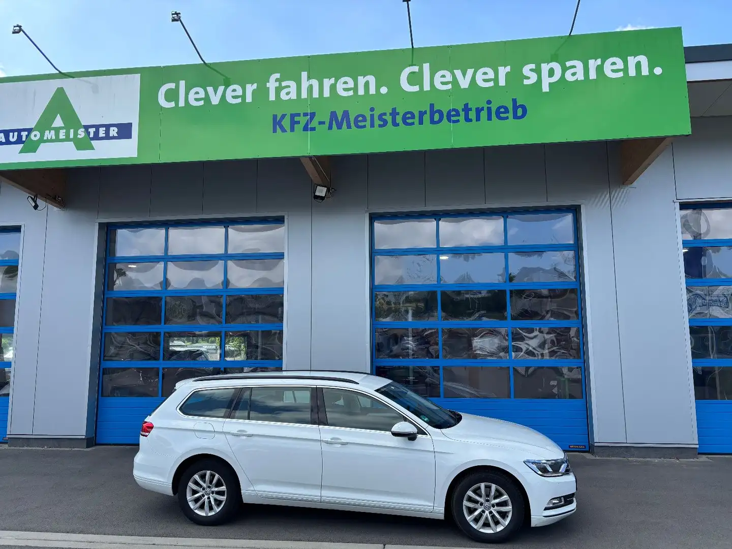 Volkswagen Passat Variant Comfortline 2.0 TDi DSG NAVI LED Weiß - 1