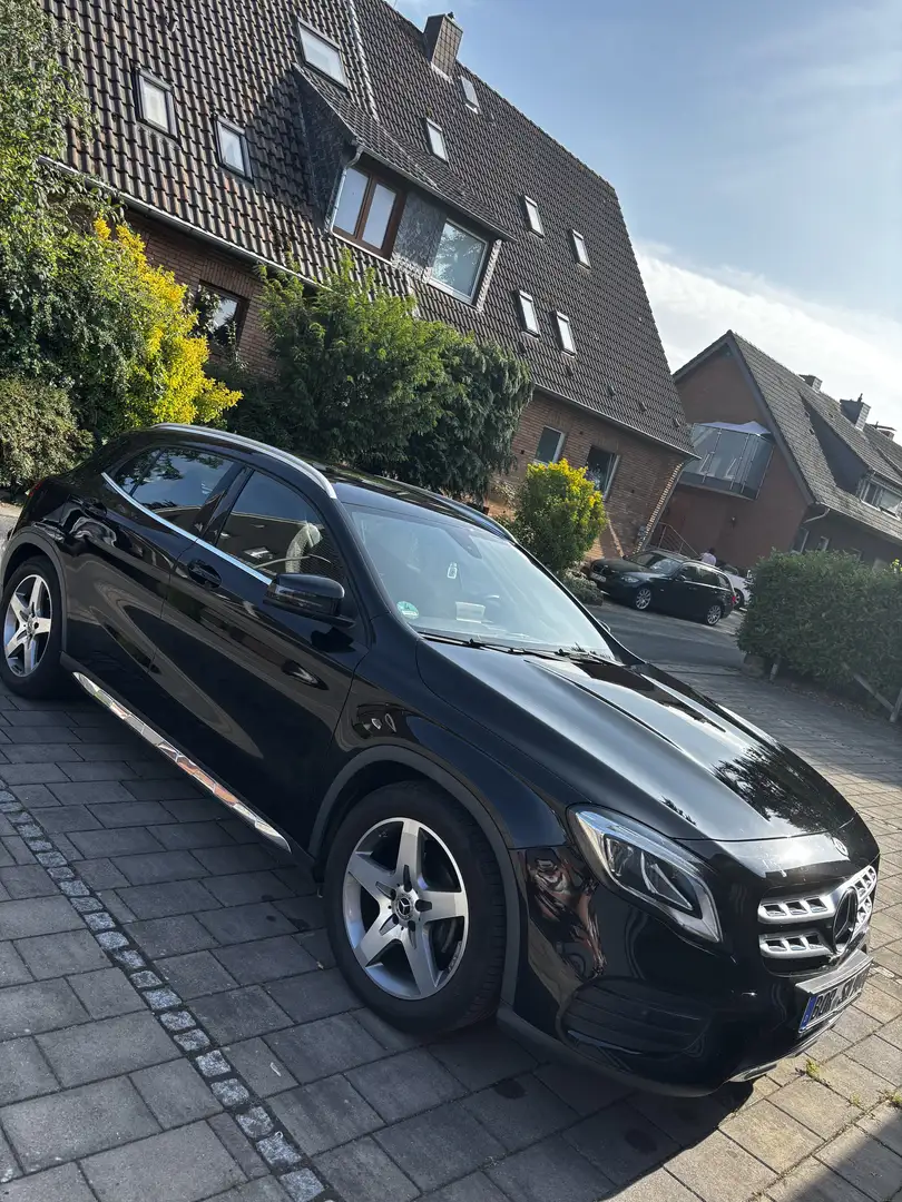 Mercedes-Benz GLA 180 AMG Line - 2