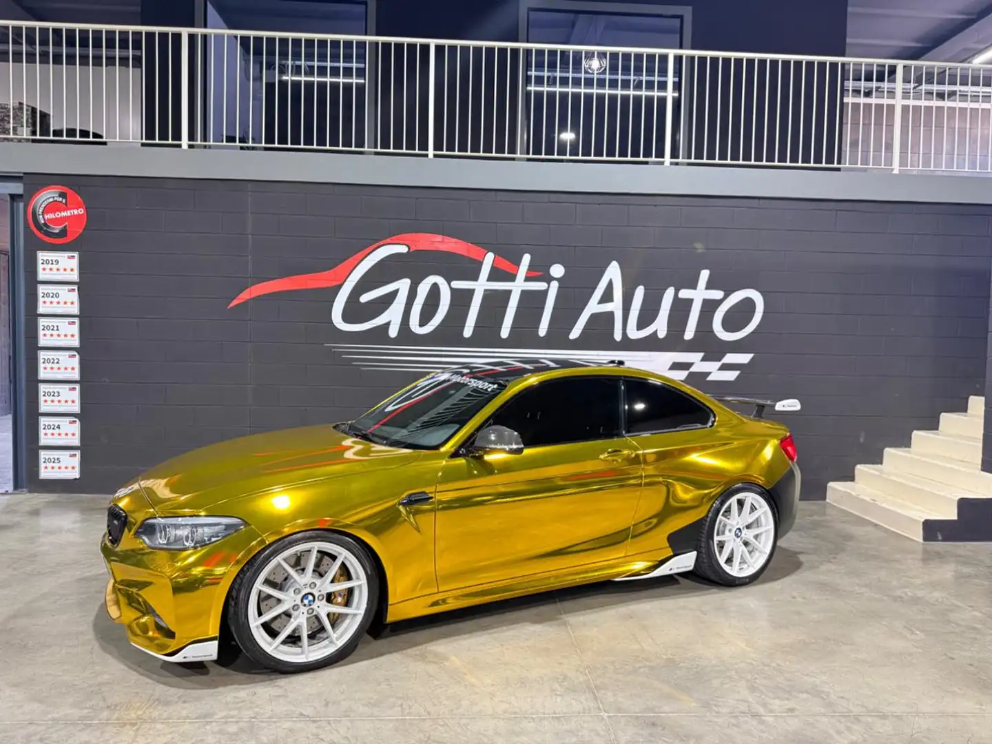 BMW M2 DAVVERO UNICA SCARICO M PERFORMANCE ASSETTO GOLD Bianco - 2