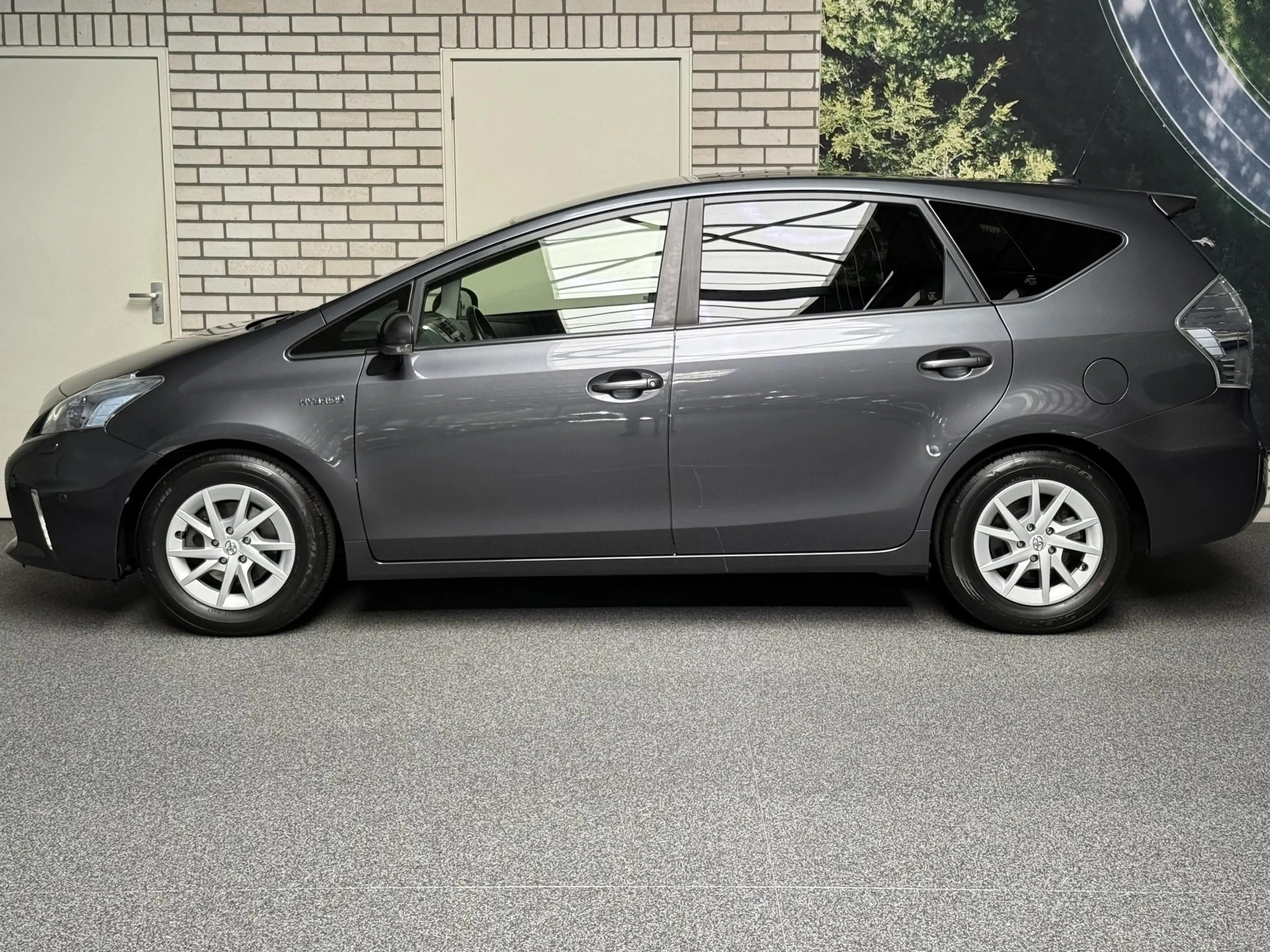 Toyota Prius+ Prius Wagon 1.8 Dynamic Business Limited — photo 2