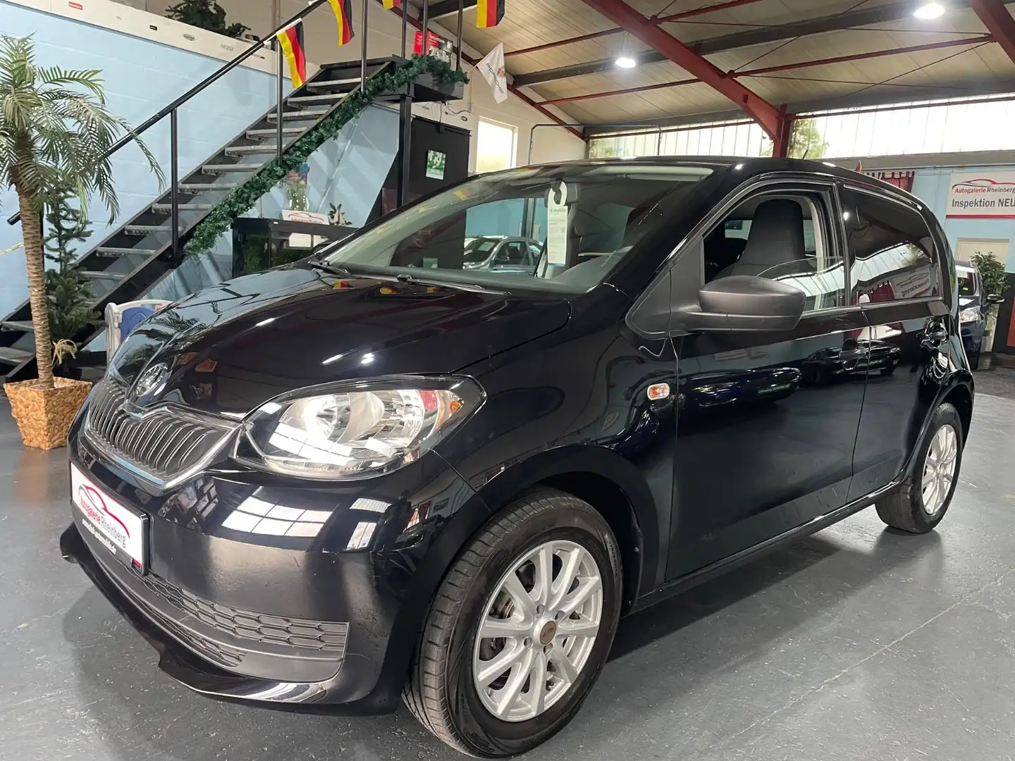 Skoda Citigo 1.0*KLIMA*1.HAND*EINPARKHILFE*EURO6*TÜV N Schwarz - 1