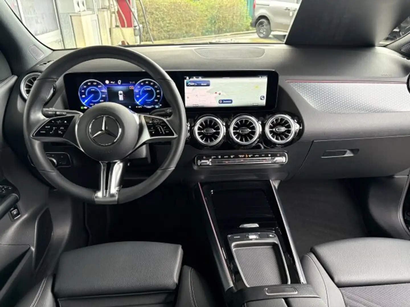 Mercedes-Benz EQA 300 EQA 300 4M Progressive Adv Plus 360° Memory Dist Schwarz - 2