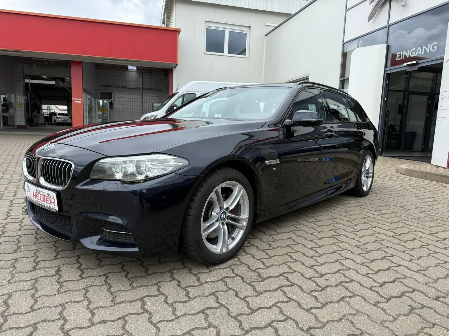 BMW 530 BMW 530d xDrive M Paket + Standh. Blue - 1