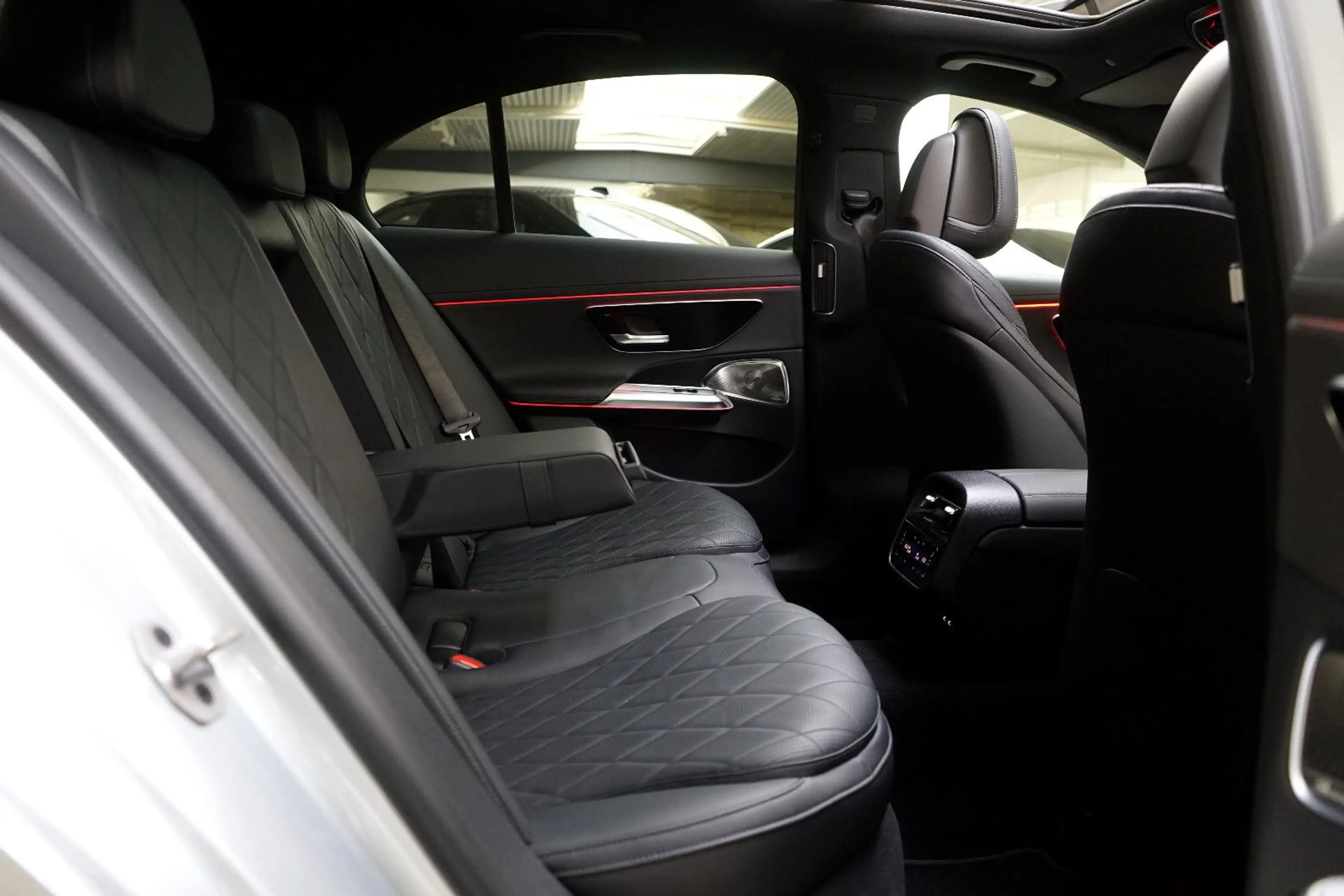 Mercedes-Benz E 300 de 4M AMG Premium*Head*Superscren*Distr*SD — photo 12